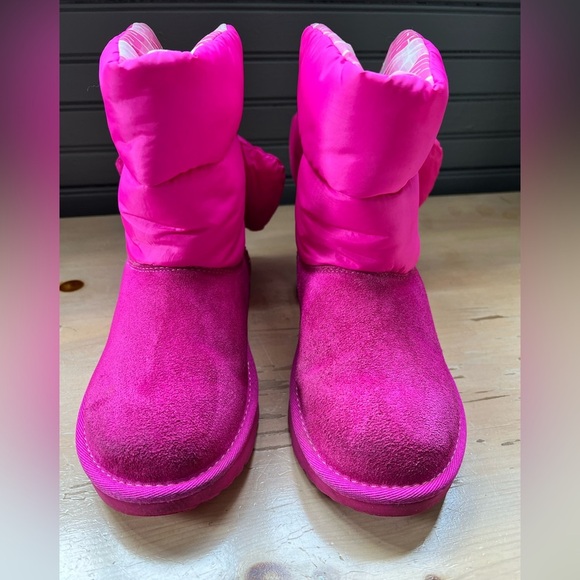UGG girls bailey bow maxi boots size 3 US 1130756T suede, bright pink, majenta - Picture 5 of 9